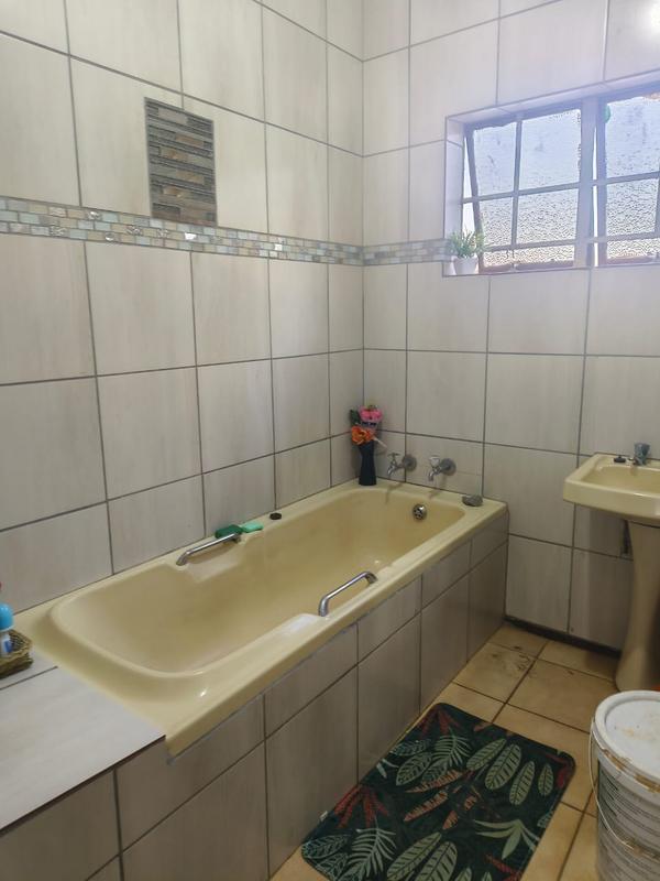 3 Bedroom Property for Sale in Geelhoutpark North West